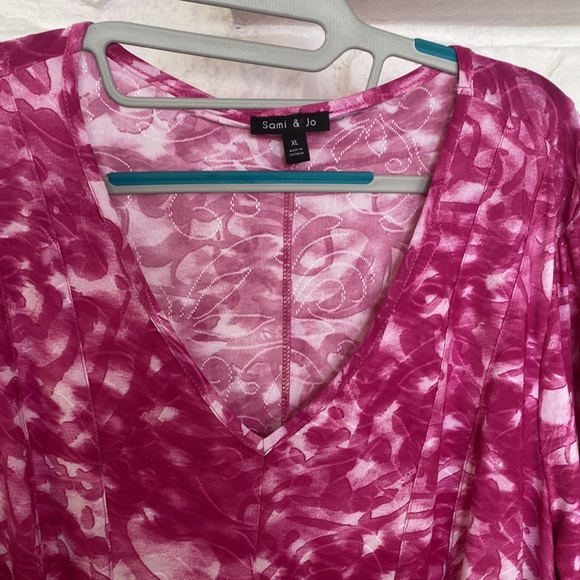 Sami & Jo Pink ad white printed tunic top with ruffle detail 3/4 sleeve v neck - Picture 3 of 13